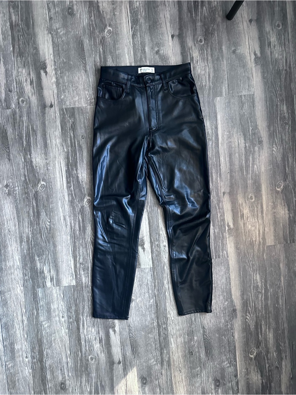 Abercrombie & Fitch Pleather Skinny High-Rise Pants – Size 4 – Black